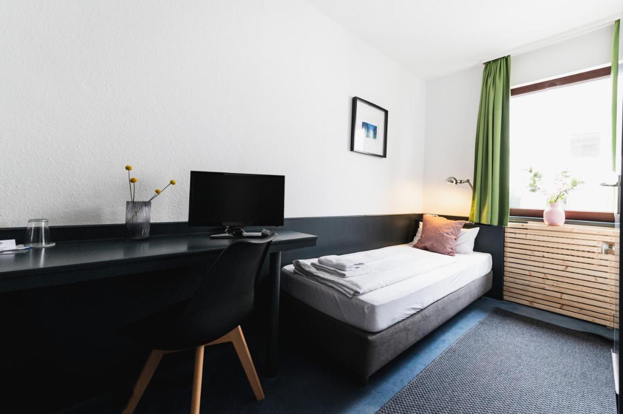 City Hotel Fellbach 24H Check-In Extérieur photo
