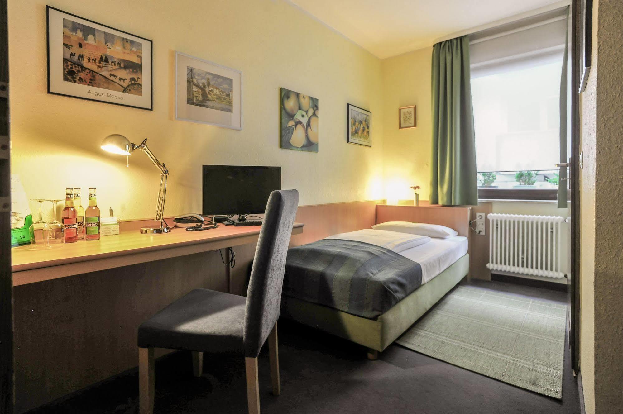 City Hotel Fellbach 24H Check-In Extérieur photo
